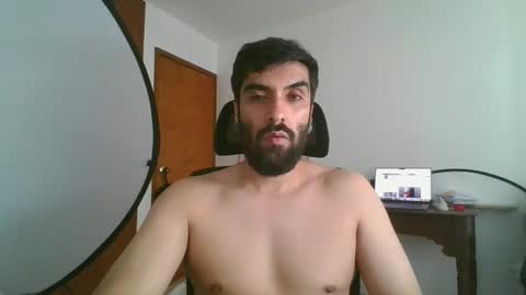 julian_patino online show from October 2, 2025, 8:38 pm