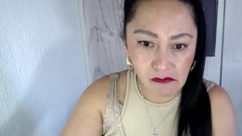 julianawet_25 online show from February 25, 2026, 4:05 pm