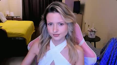 Snapshot of julie_flores chatting on February 14, 2026, 5:43 pm Julie online show from February 14, 2026, 5:43 pm