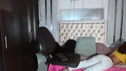 Snapshot of julieta_swet chatting on September 17, 2025, 3:41 am JULIETA online show from September 17, 2025, 3:41 am