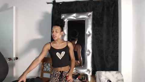 Snapshot of julieta_swet chatting on October 23, 2025, 7:29 am JULIETA online show from October 23, 2025, 7:29 am