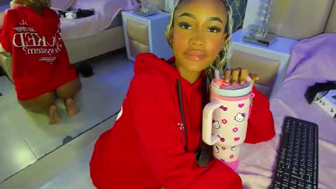 Snapshot of julitpink chatting on February 13, 2026, 11:50 am julitpink online show from February 13, 2026, 11:50 am