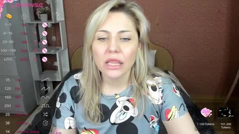 Snapshot of jully_rox chatting on January 18, 2025, 4:37 am Jully online show from January 18, 2025, 4:37 am