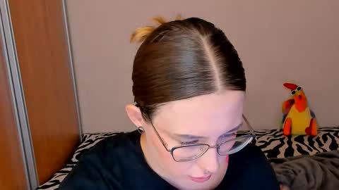 Nika and Mark online show from September 12, 2025, 7:36 pm