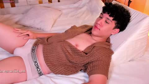 Snapshot of kai_zarek chatting on October 24, 2025, 11:17 am Kai online show from October 24, 2025, 11:17 am