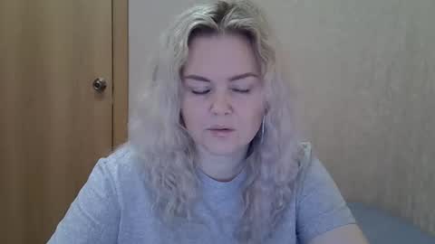 karennelsonx online show from February 8, 2026, 11:46 am