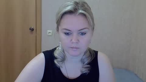 karennelsonx online show from February 12, 2026, 9:26 am