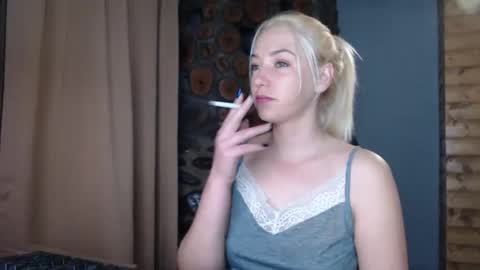 Snapshot of karina_fun chatting on December 15, 2025, 3:11 am karina online show from December 15, 2025, 3:11 am