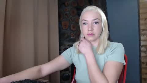 Snapshot of karina_fun chatting on December 17, 2025, 3:56 am karina online show from December 17, 2025, 3:56 am