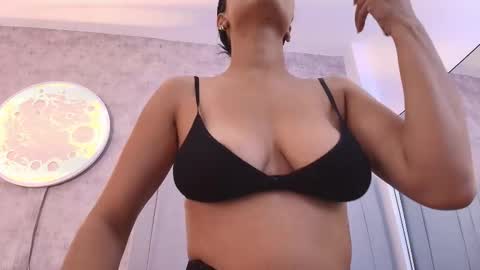 Snapshot of karla__ruiz chatting on February 25, 2026, 7:45 pm Karla online show from February 25, 2026, 7:45 pm