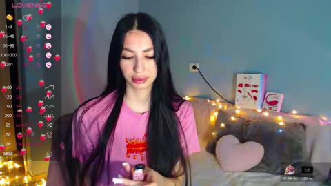 Kira online show from November 8, 2025, 1:17 am