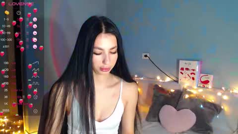 Kira online show from November 10, 2025, 1:59 am