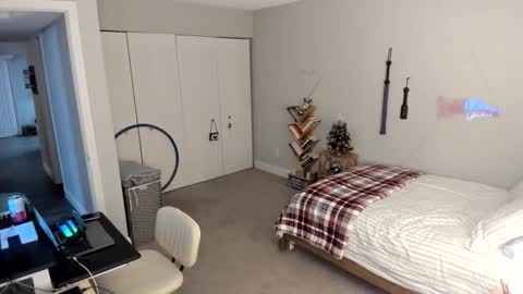 Snapshot of katieverona chatting on December 9, 2024, 3:07 am Katie Verona online show from December 9, 2024, 3:07 am