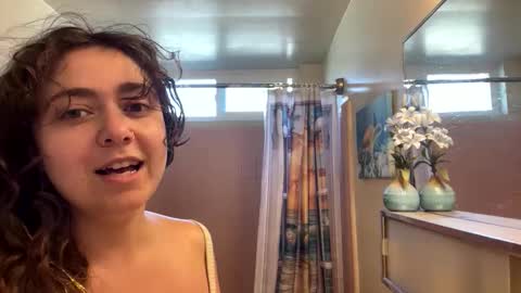 Snapshot of katxxgolding chatting on February 6, 2026, 6:55 pm Princesse Kat online show from February 6, 2026, 6:55 pm