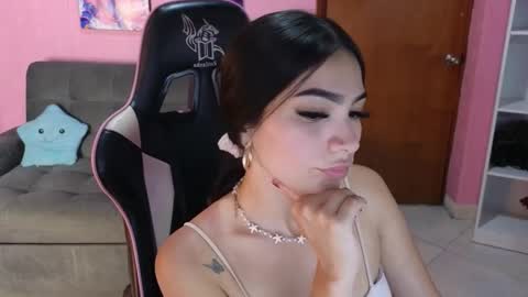 Snapshot of keeiity_moon chatting on March 3, 2026, 8:59 pm keeiity_moon online show from March 3, 2026, 8:59 pm