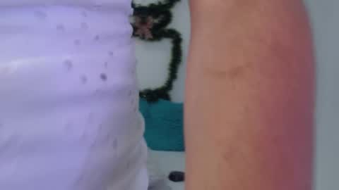 Snapshot of kendra_ass_01 chatting on December 25, 2024, 1:09 pm Kendra online show from December 25, 2024, 1:09 pm