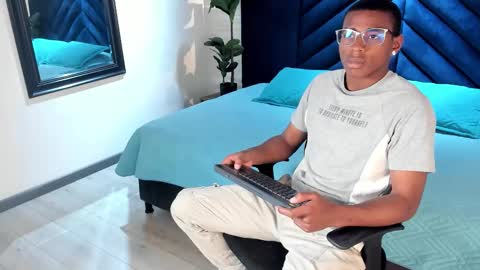 Snapshot of kenny_thompson_ chatting on February 21, 2026, 9:16 pm Kenny Thompson online show from February 21, 2026, 9:16 pm