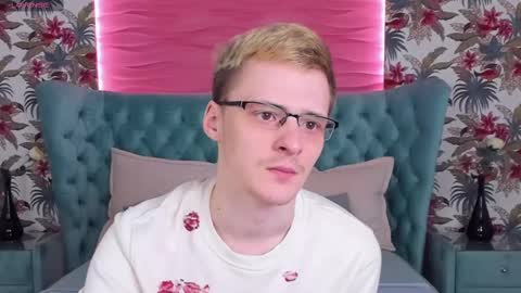 Snapshot of kerry_slay chatting on February 23, 2025, 6:45 pm Kerry online show from February 23, 2025, 6:45 pm