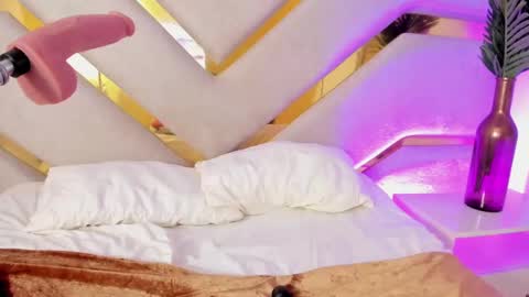 Kim online show from February 4, 2025, 8:13 am