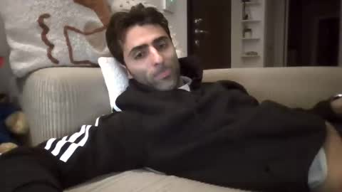 Snapshot of kikkus01 chatting on February 28, 2026, 10:33 pm kikkus01 online show from February 28, 2026, 10:33 pm