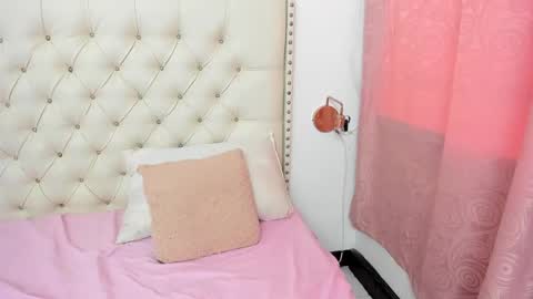 Snapshot of kim_eli chatting on February 12, 2025, 8:18 pm kim_eli online show from February 12, 2025, 8:18 pm