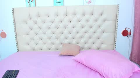 Snapshot of kim_eli chatting on February 14, 2025, 2:18 am kim_eli online show from February 14, 2025, 2:18 am