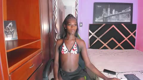 kimberly_ebonny online show from November 2, 2025, 1:35 pm