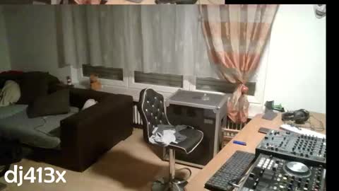 kinky_413x online show from February 19, 2026, 12:28 am