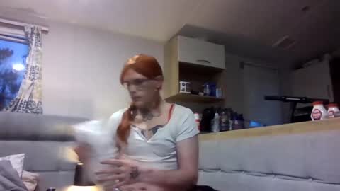 Snapshot of kinkycouple37305 chatting on February 26, 2026, 5:45 pm kinkycouple online show from February 26, 2026, 5:45 pm