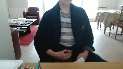 kisslog1 online show from February 8, 2026, 9:45 am