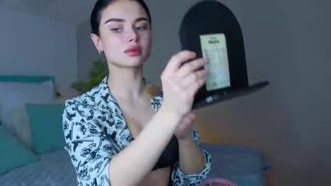 Snapshot of kitty_cut1ee_ chatting on February 24, 2026, 1:42 pm kitty_cut1ee_ online show from February 24, 2026, 1:42 pm