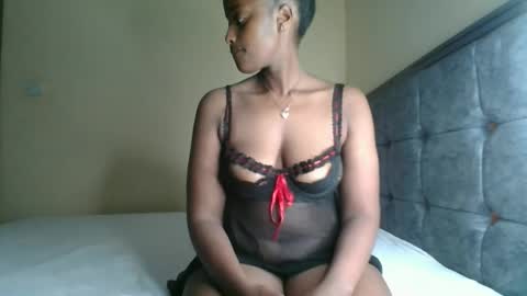 Snapshot of kittypettite chatting on October 1, 2025, 7:20 pm Kittypettite online show from October 1, 2025, 7:20 pm