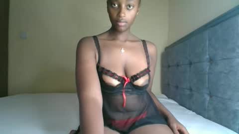 Snapshot of kittypettite chatting on November 22, 2025, 11:31 am Kittypettite online show from November 22, 2025, 11:31 am