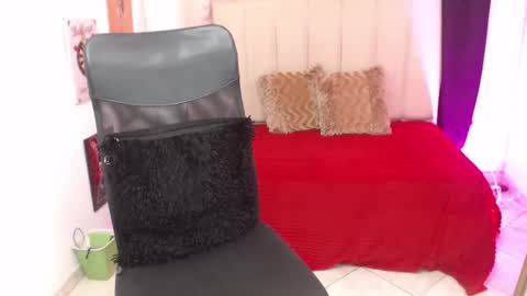 Snapshot of kleo_princess18 chatting on December 17, 2024, 10:11 pm kleo online show from December 17, 2024, 10:11 pm