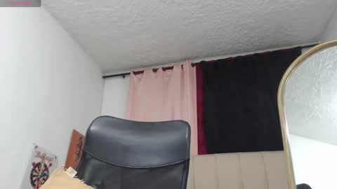 Snapshot of kleo_princess18 chatting on February 19, 2025, 1:40 am kleo online show from February 19, 2025, 1:40 am