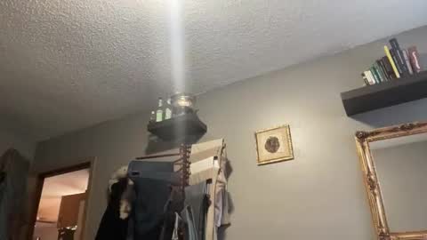 A Dick Ting online show from January 7, 2026, 10:45 pm