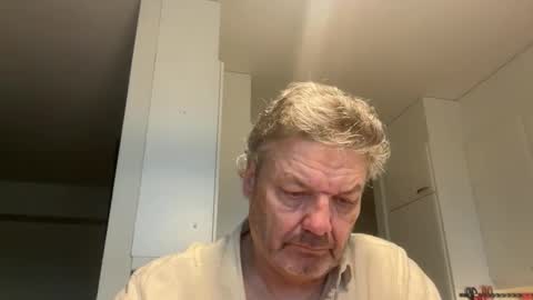 Snapshot of kovapoika chatting on October 25, 2025, 9:39 am kovapoika online show from October 25, 2025, 9:39 am