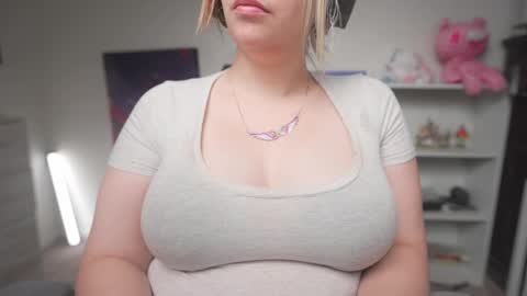 Krystal Syx online show from October 2, 2025, 5:20 pm