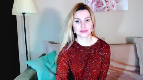 Snapshot of lady__moon__ chatting on January 27, 2025, 4:54 pm Lady moon online show from January 27, 2025, 4:54 pm