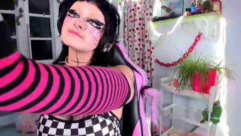 Snapshot of lady_sontse_ chatting on February 23, 2026, 6:27 pm Mia online show from February 23, 2026, 6:27 pm