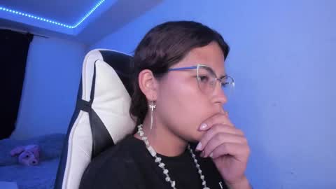 Snapshot of ladybrown_16 chatting on January 18, 2026, 1:20 am Lady online show from January 18, 2026, 1:20 am