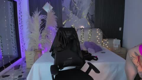 Lady  online show from February 13, 2026, 4:52 am