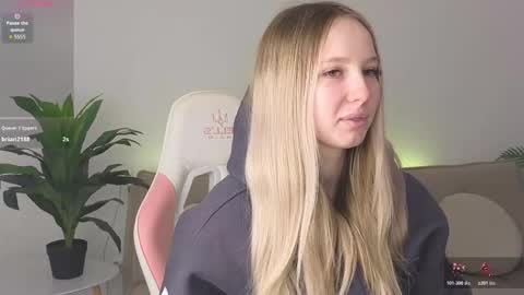 Liana online show from February 2, 2026, 1:21 pm