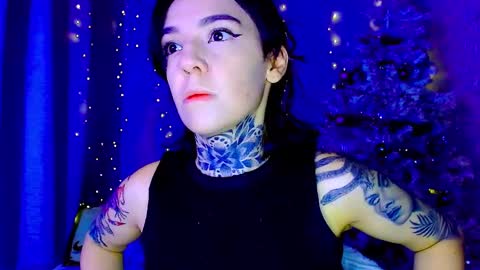 LANNIE   online show from December 21, 2025, 9:33 pm