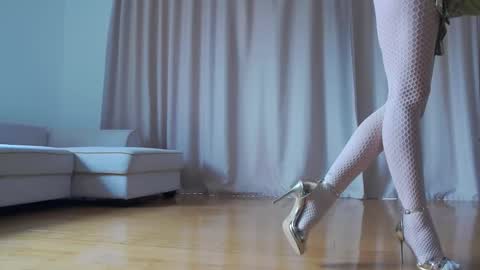 Snapshot of larakanes chatting on February 16, 2026, 10:22 am LaraKanes online show from February 16, 2026, 10:22 am