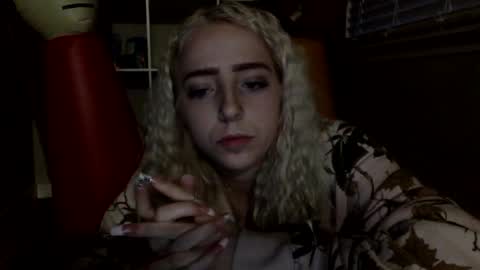 Snapshot of latenightkash chatting on February 26, 2026, 2:38 pm Roxy blue online show from February 26, 2026, 2:38 pm