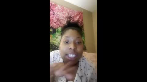 Snapshot of latravenmoten chatting on March 2, 2026, 2:14 am latravenmoten online show from March 2, 2026, 2:14 am