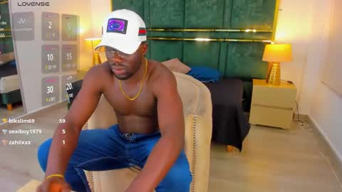 LEANDRO online show from February 5, 2025, 2:05 pm