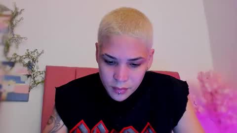 Snapshot of laura_r23 chatting on January 19, 2026, 6:17 am Laura Rose online show from January 19, 2026, 6:17 am