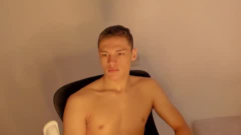 Laureent online show from January 17, 2026, 9:29 pm